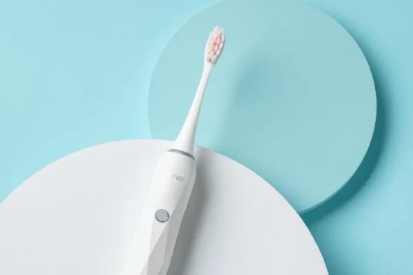 電動(dòng)牙刷的危害，這三類人群不適合用電動(dòng)牙刷