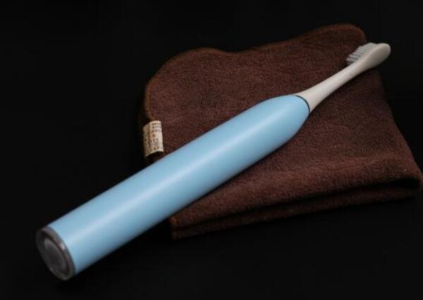 普通電動(dòng)牙刷