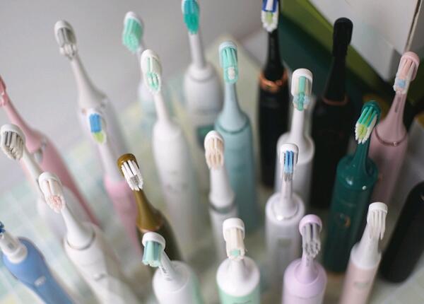 便宜的兒童電動(dòng)牙刷能用嗎？看完這篇文章，你準(zhǔn)不敢用低價(jià)電動(dòng)牙刷