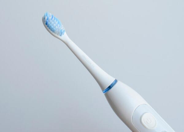 電動(dòng)牙刷刷頭如何清潔？電動(dòng)牙刷刷頭清潔的四大小妙招