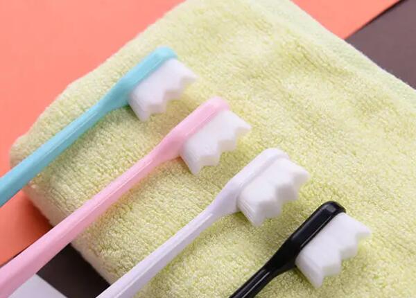 兒童電動(dòng)牙刷波浪形牙刷好嗎？兒童用波浪型牙刷還是平牙刷好？