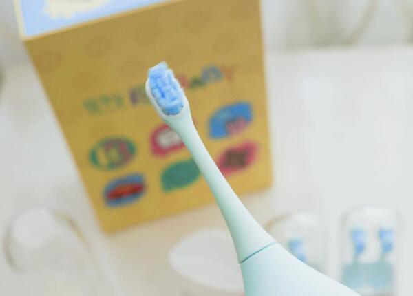 兒童智能電動牙刷利弊分析：這樣刷牙很傷牙！