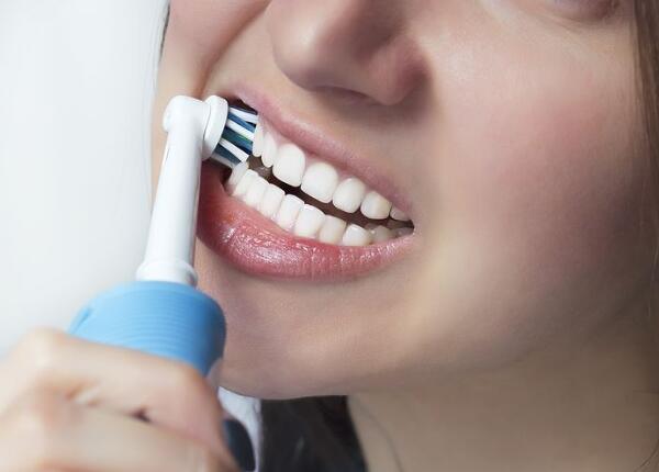 刷頭刷毛軟硬選擇：電動(dòng)牙刷刷毛軟好還是硬好？