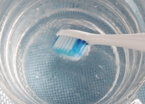 電動(dòng)牙刷發(fā)霉了清洗 電動(dòng)牙刷發(fā)霉