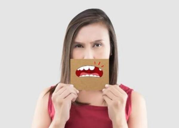 牙敏感用電動(dòng)還是手動(dòng)牙刷？牙齒敏感人群必看！