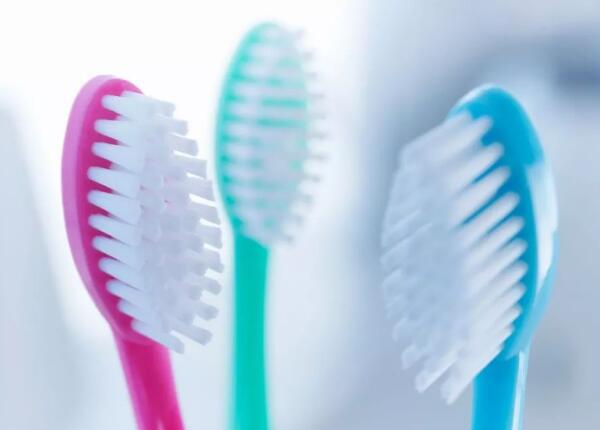 牙刷為啥會(huì)掉毛怎么辦？看完這篇文章，牙刷掉毛不再是問題！