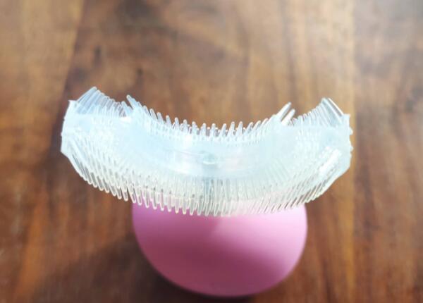 U形牙刷選購技巧 U形牙刷選購技巧