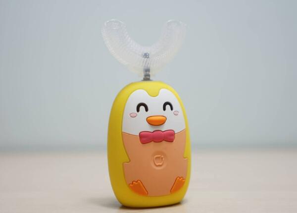 u形兒童牙刷使用方法：u形牙刷該怎么護(hù)理？