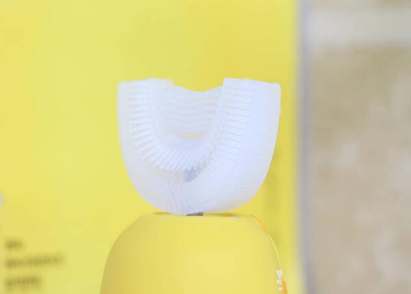 兒童u型手動(dòng)牙刷刷得干凈不？答案盡在文中！