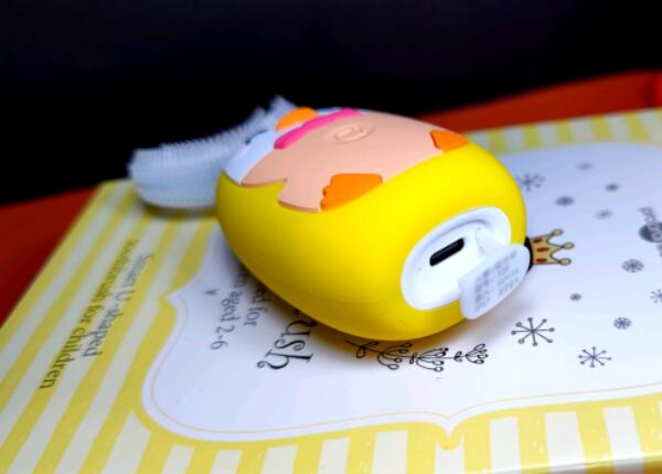 新款兒童u型電動(dòng)牙刷怎么充電？常見(jiàn)的三種U型牙刷充電方式