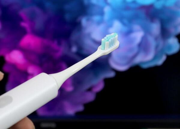 使用電動(dòng)牙刷手抖正常嗎 使用電動(dòng)牙刷手抖正常嗎