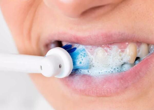 震動(dòng)式電動(dòng)牙刷的正確使用方法詳解，僅此一篇