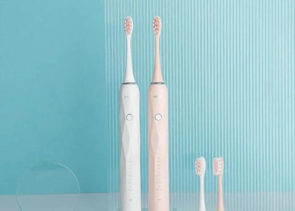 新入手電動牙刷怎么使用？牙刷正確使用指南大揭秘，新手必看