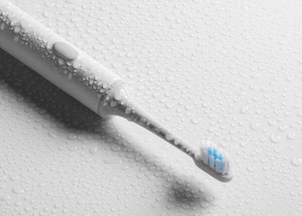 便攜式紫外線牙刷怎么用？正確使用便攜式牙刷的方法