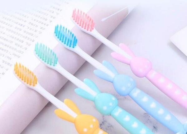 小孩軟毛的牙刷好用嗎？小孩軟毛牙刷的幾大好處