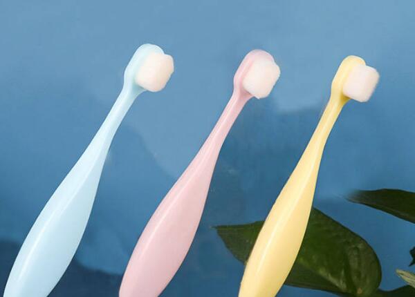 小孩軟毛的牙刷怎么用？小孩軟毛牙刷的正確使用方法