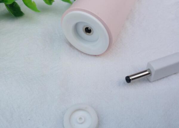 電動牙刷充電口小圓口防水嗎？現(xiàn)代電動牙刷防水效果卓越！